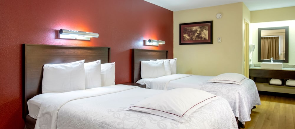 Red Roof Inn PLUS Washington DC Alexandria - photo 16