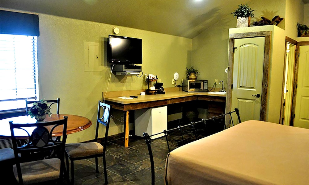 Rustic Creek Ranch Resort - photo 36