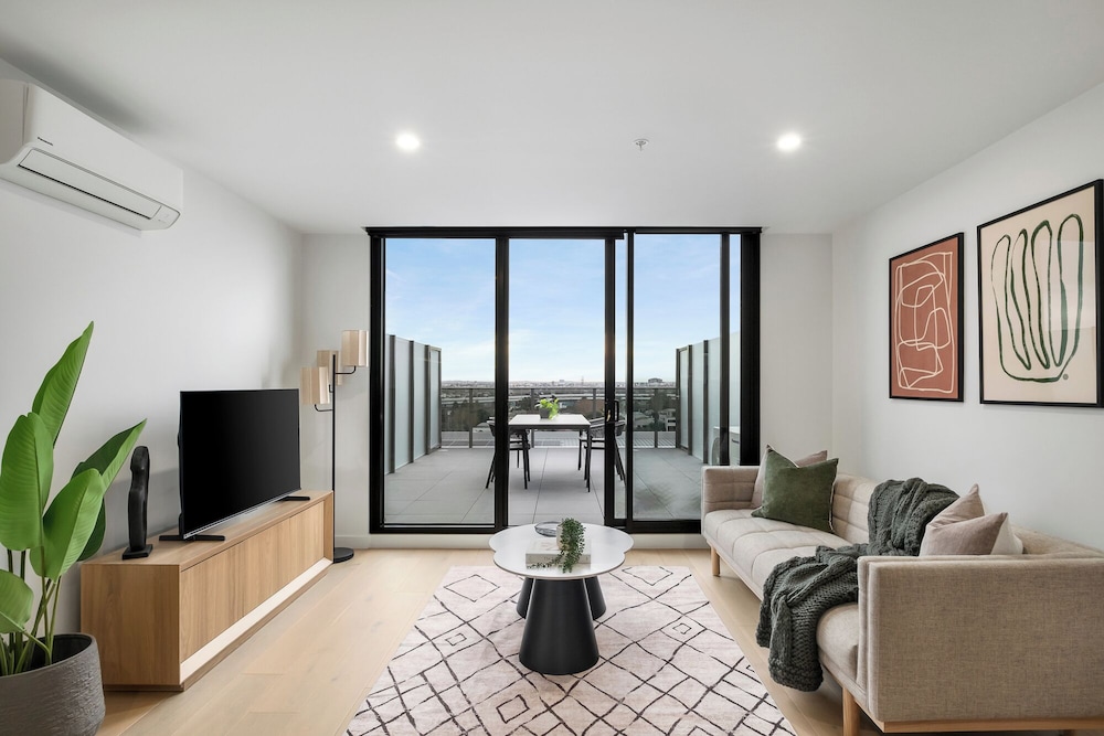 Hobson Apartments by Urban Rest — 4-Star Luxury Hotel in Spotswood, Australia