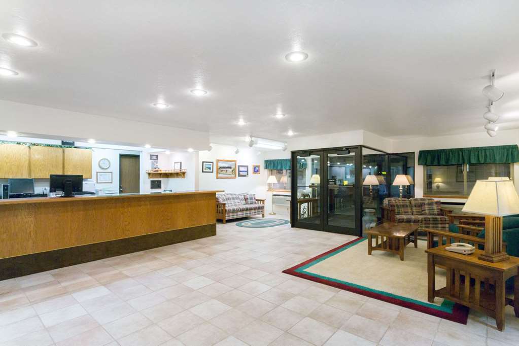 Super 8 by Wyndham Montpelier - photo 2