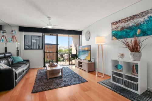 Unit 65 Grand Pacific Resort Bulcock St Caloundra — Caloundra — photo 5