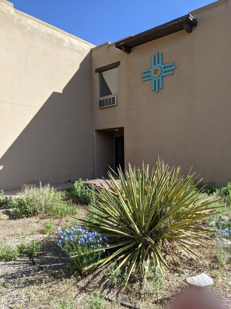 Sagebrush Inn & Suites - photo 151
