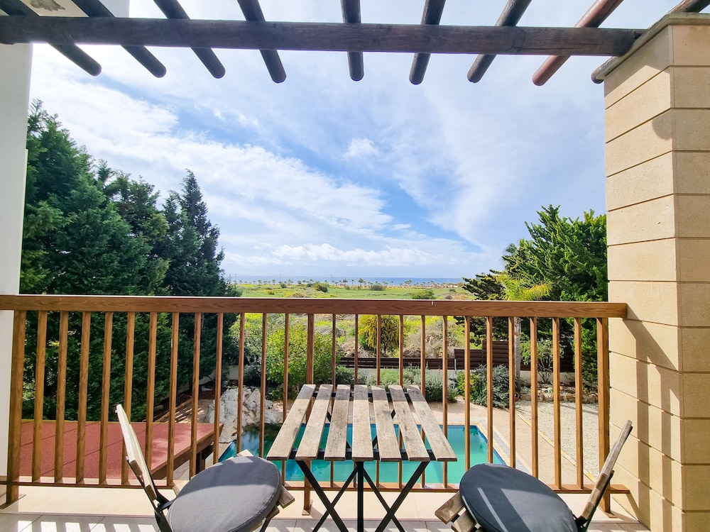 Sunnyside Pool Villa