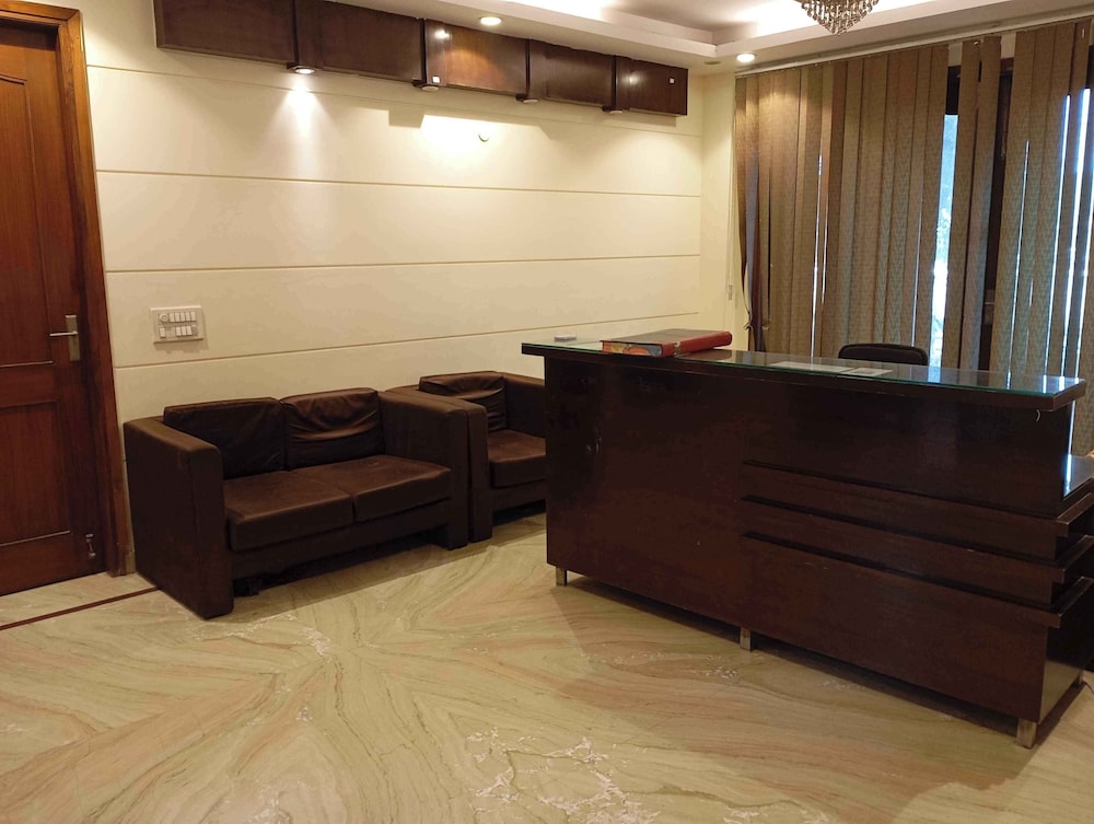 Hotel Royal India South City 1