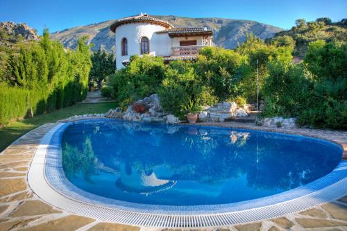 Villa La Torre Rocabella — 4-Star Luxury Hotel in Alora, Spain