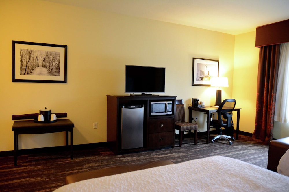 Hampton Inn Poplar Bluff - photo 26