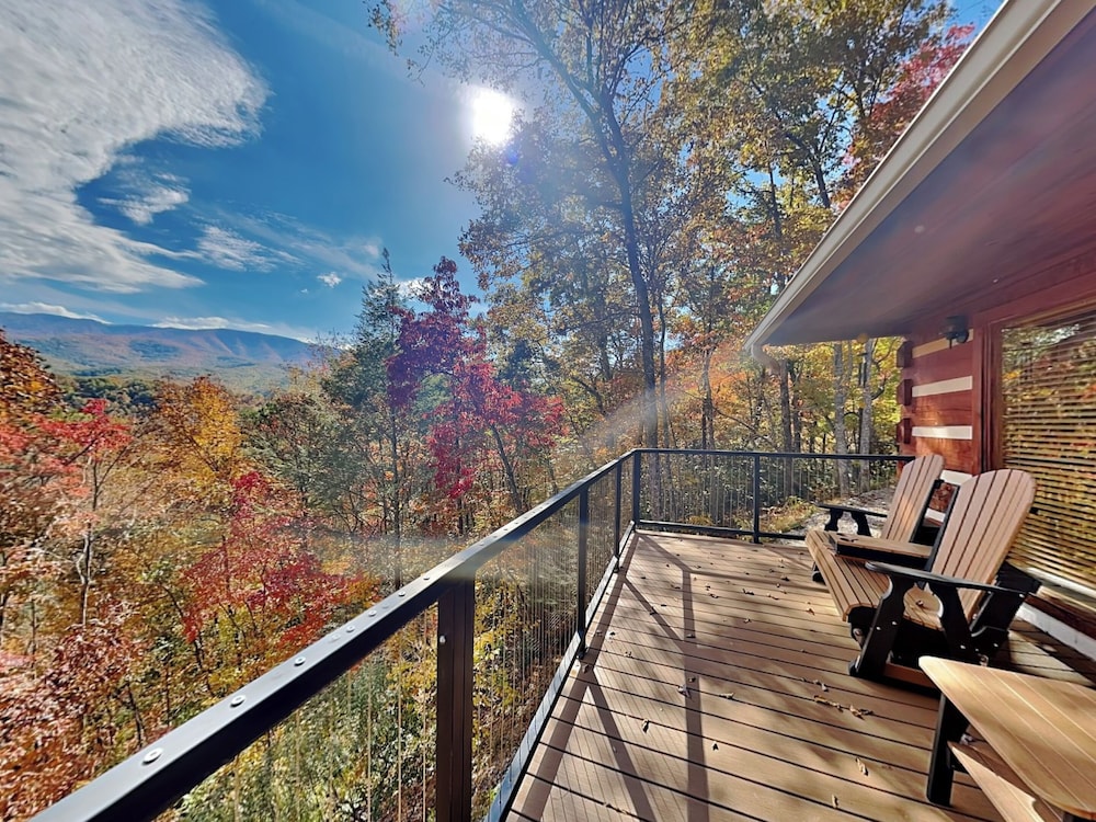 Alexander's Lookout by Jackson Mountain Rentals — 4-Star Luxury Hotel in Gatlinburg, United States
