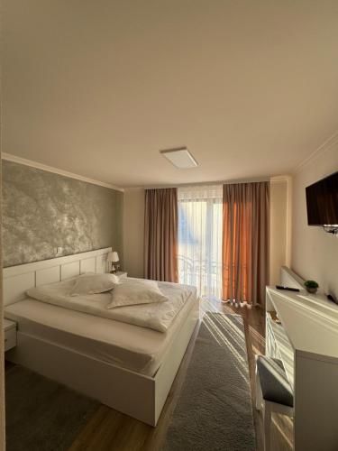 Conacul Peștera Urșilor in Unknown City, Romania