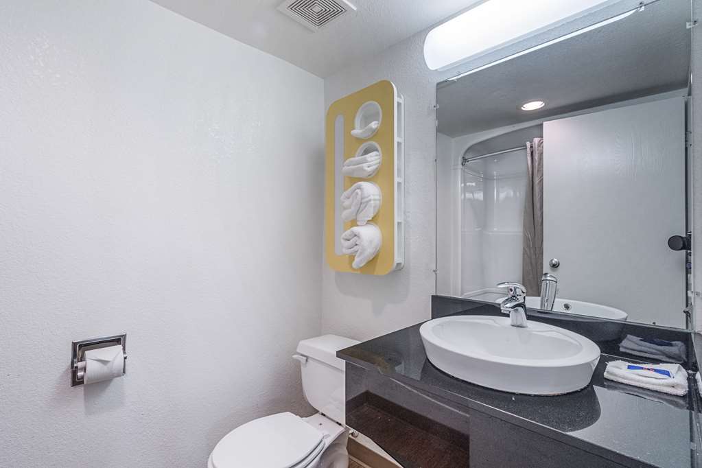 Motel 6 Kokomo In - photo 21