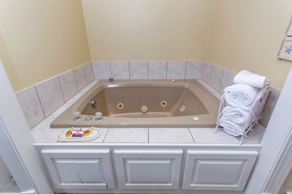 Snug Harbor Inn - photo 104