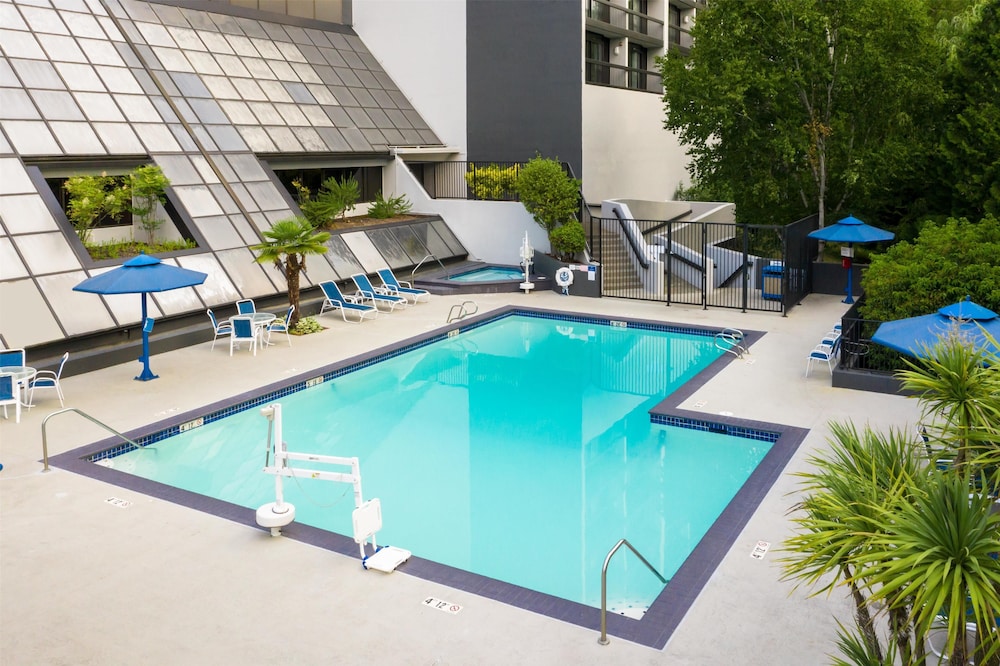 Hilton Bellevue in Bellevue, United States