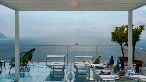 Villa Ponti 6 Emma Villas — 4-Star Luxury Hotel in Sori, Italy