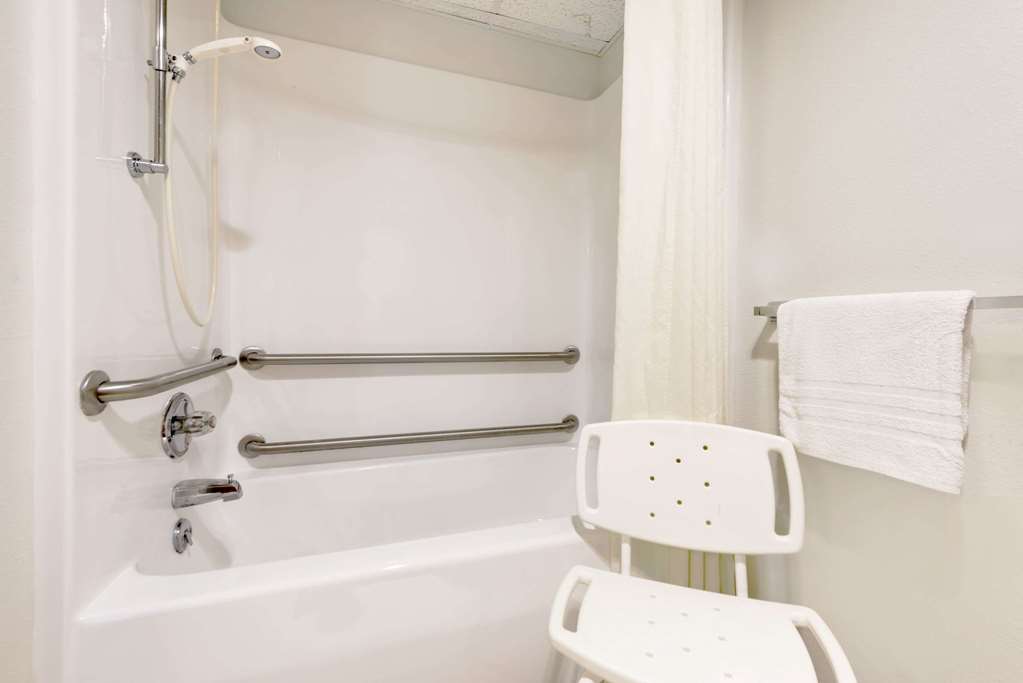 Super 8 by Wyndham Centerville - photo 8