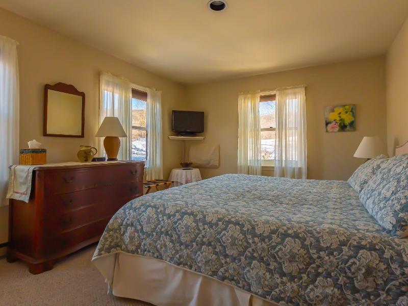 Shaker Mill Inn - photo 8