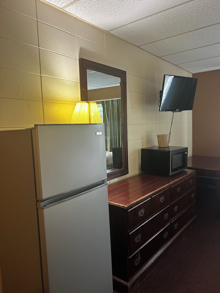 Grand Inn Moorhead - photo 9