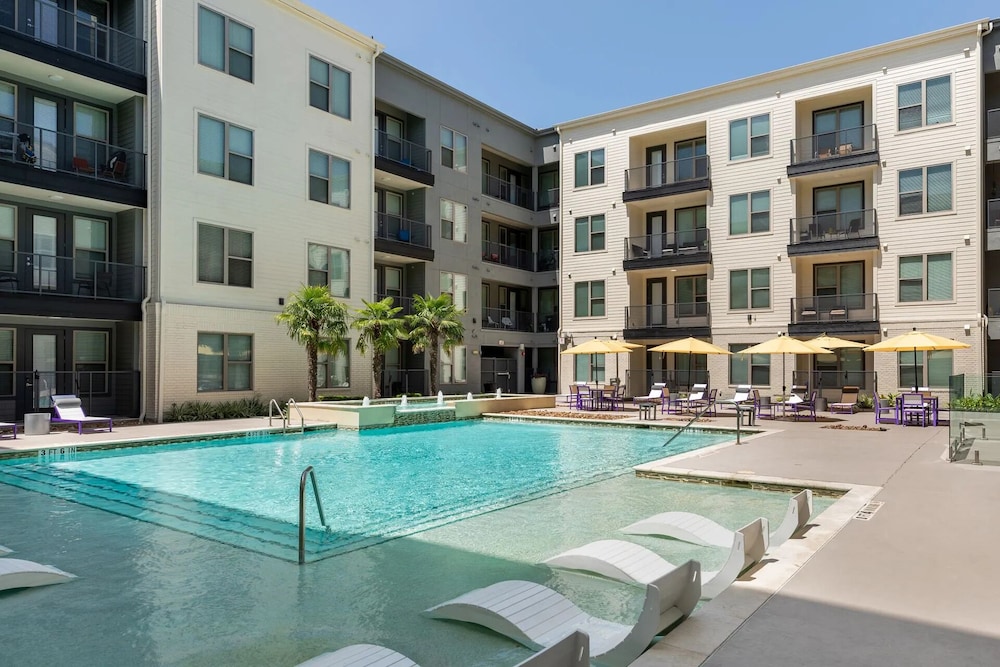 Landing Houston Energy Corridor in Houston, United States