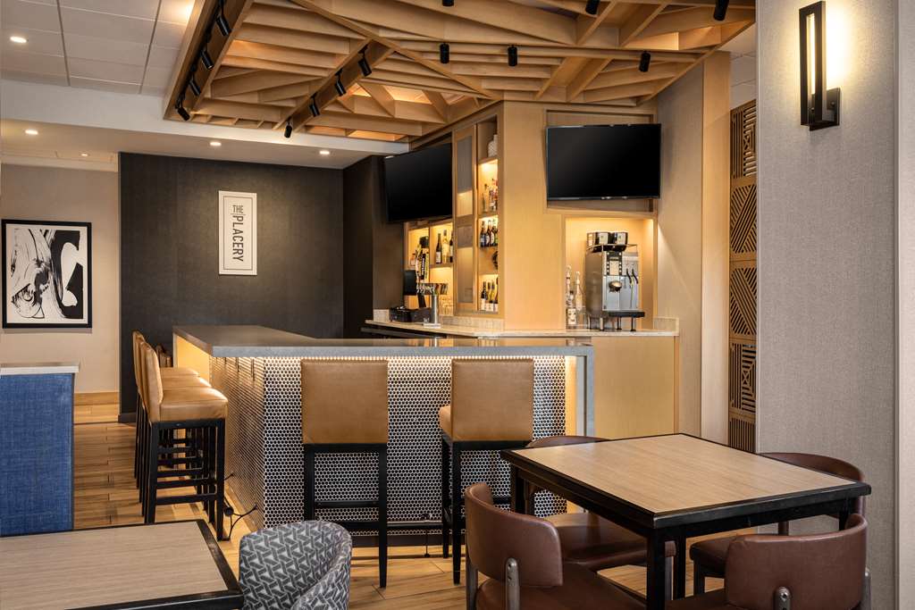 Hyatt Place Indianapolis Airport - photo 17