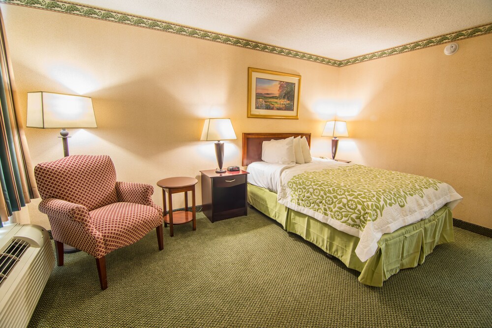 Days Inn & Suites Latham Albany North - photo 11
