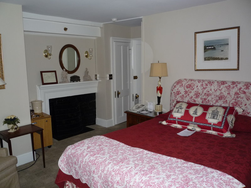 Roger Sherman Inn - photo 3