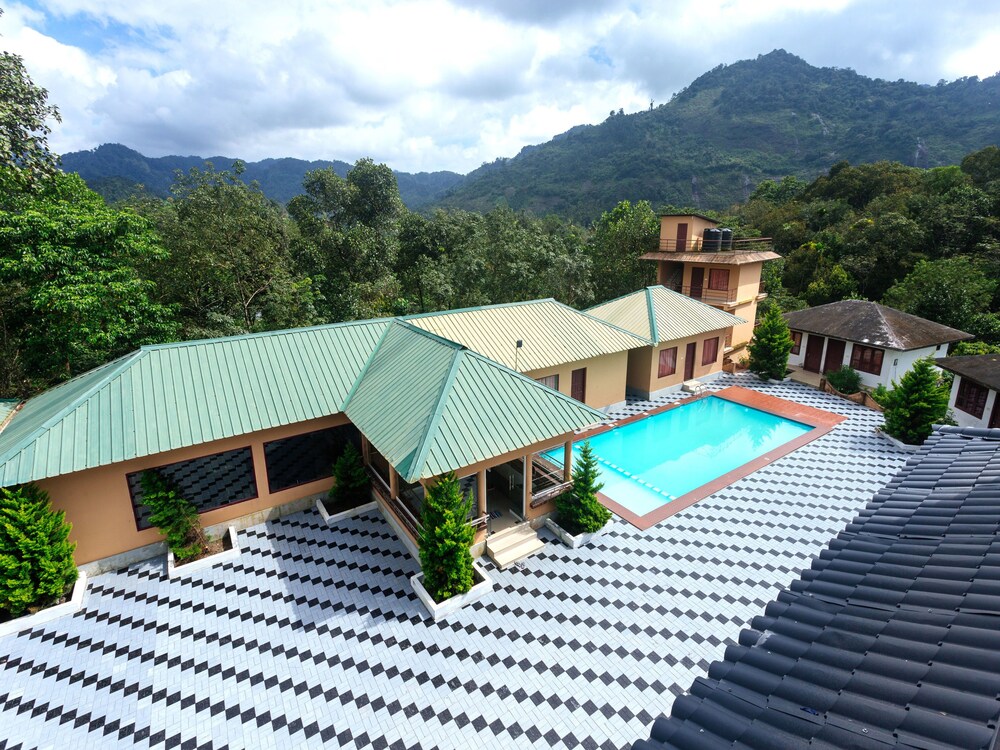 Misty Garden Resorts - carbon neutral hotel in Munnar