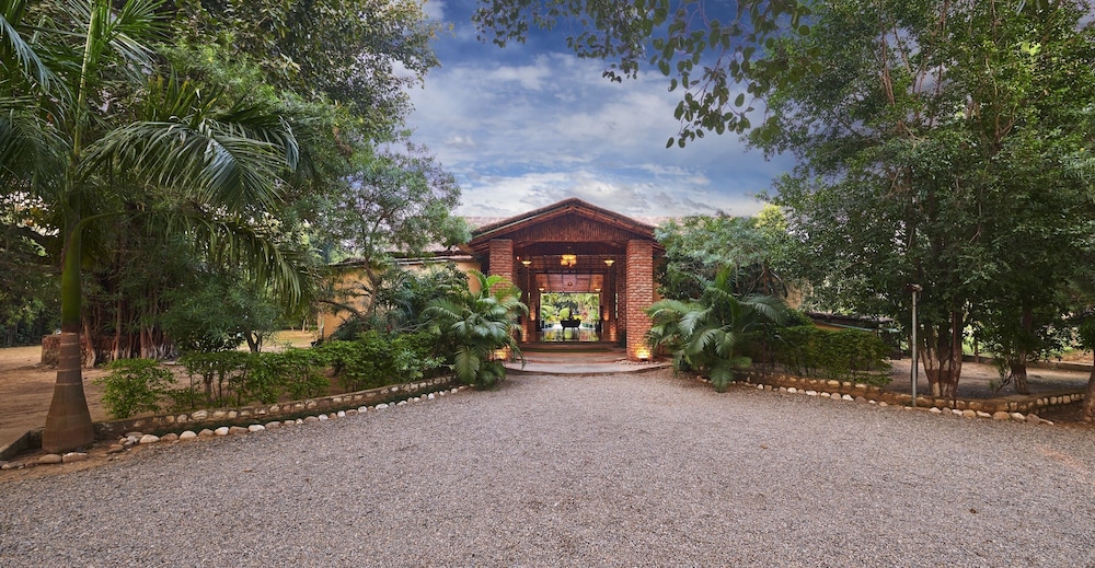 Aacorn Hideaway Resort & Spa in Ramnagar, India