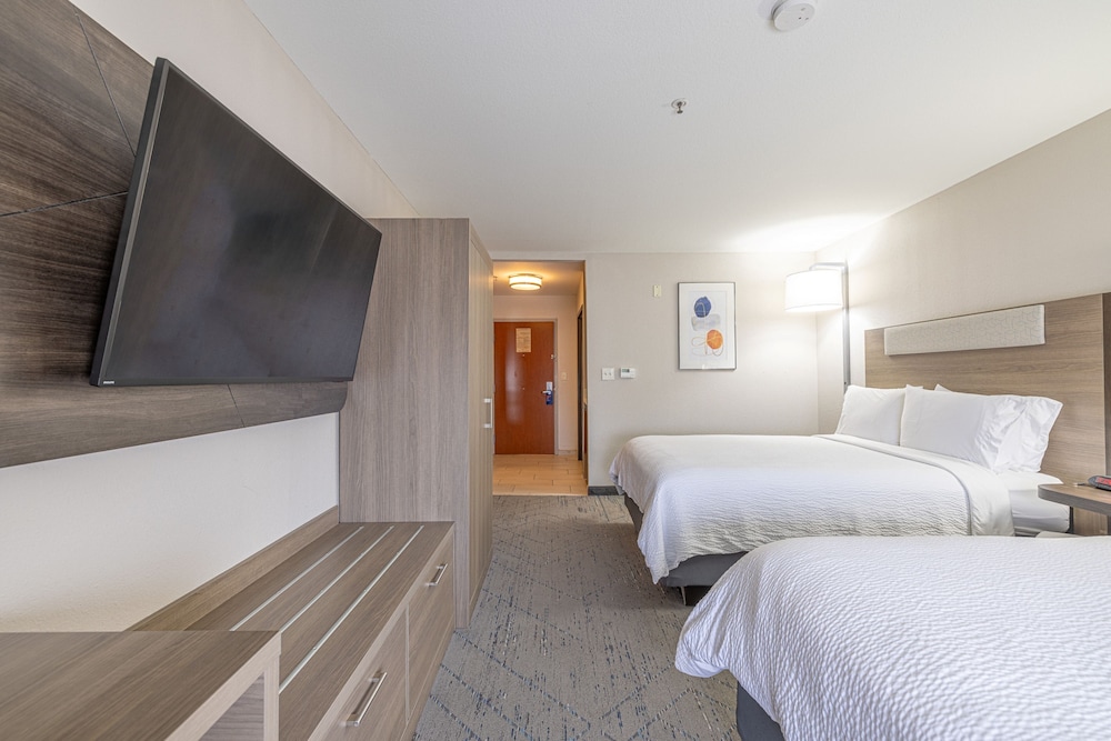 Holiday Inn Express & Suites College Station by IHG - photo 32