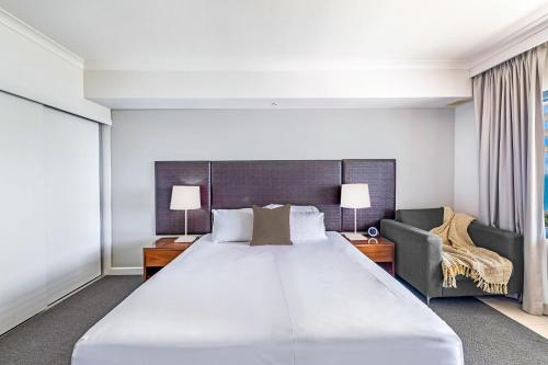 Resort Style Living In An Oceanview King Suite — Darwin