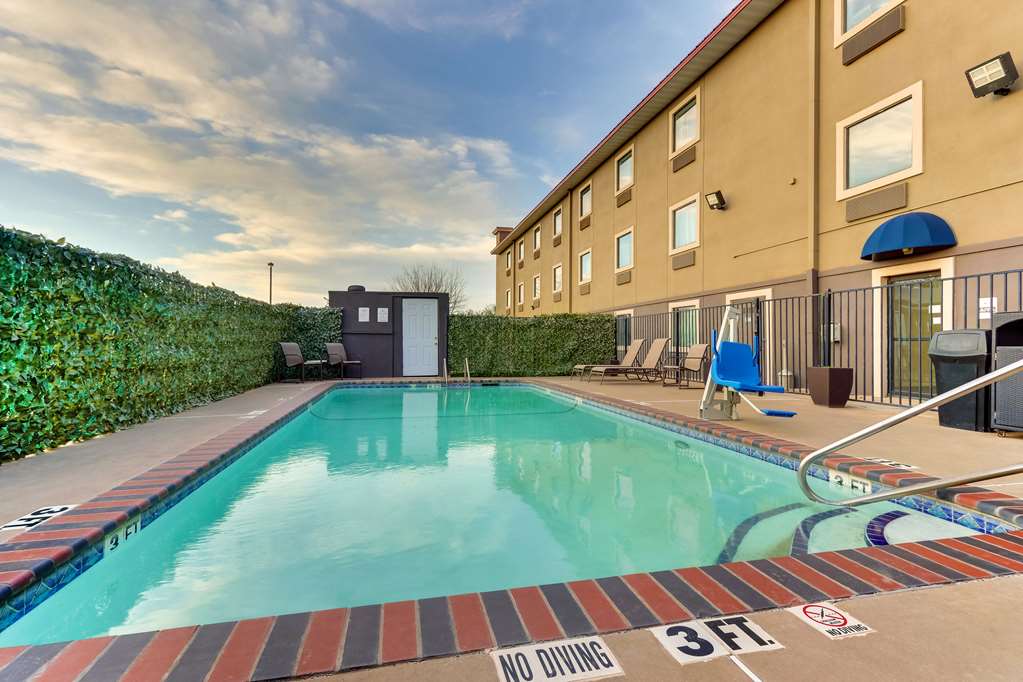 Best Western Plus University Inn & Suites - photo 38