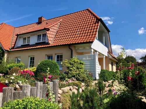 Haus Alex Obergeschoss — 4-Star Luxury Hotel in Wustrow, Germany