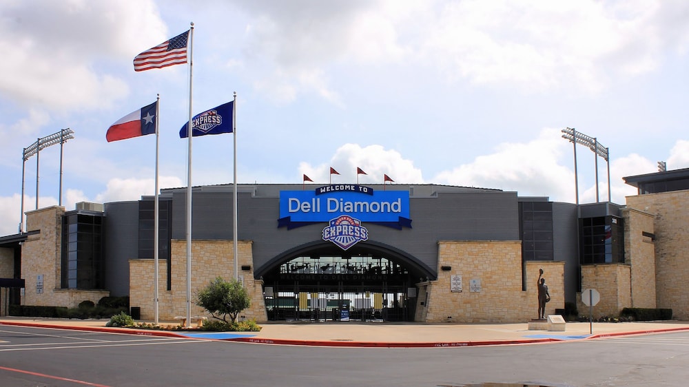 Holiday Inn Express & Suites Round Rock - photo 37