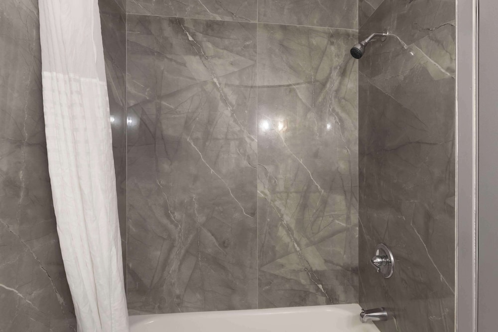 Quality Inn Newton at I 80 - photo 26