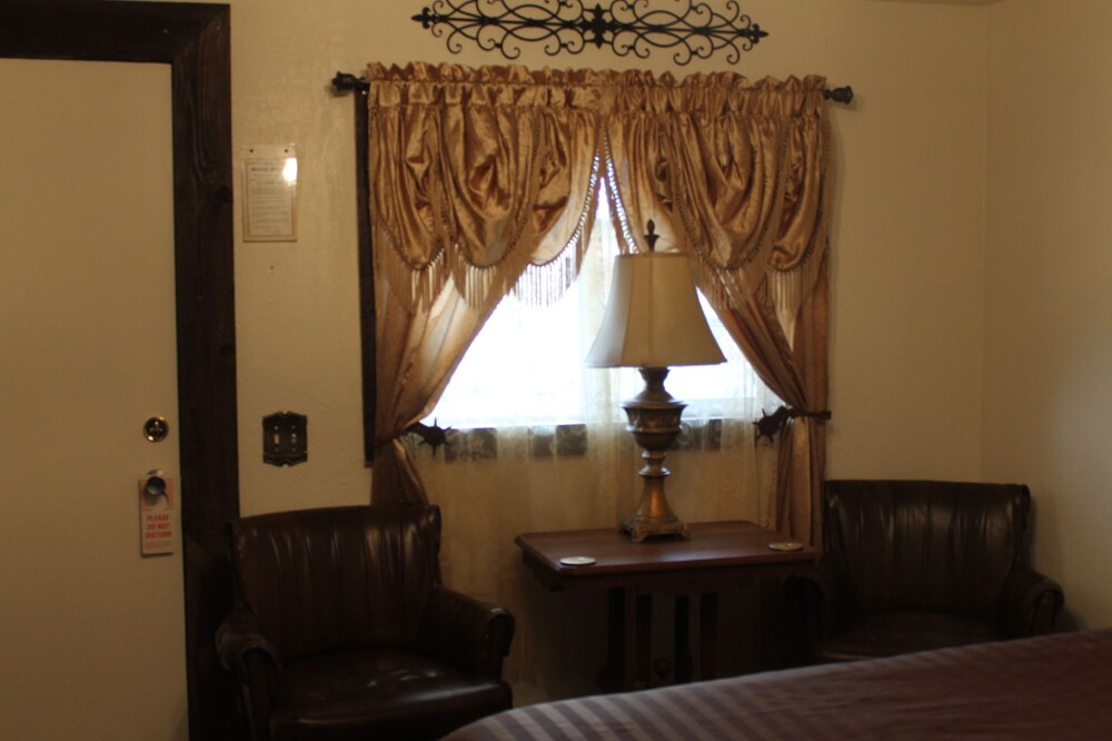 Black Bear Motel - photo 28