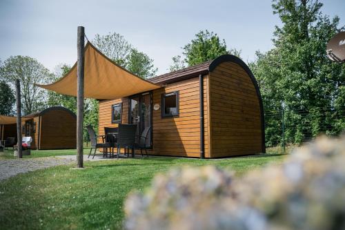 Große Nordseewelle ohne Hund - carbon neutral hotel in Norden