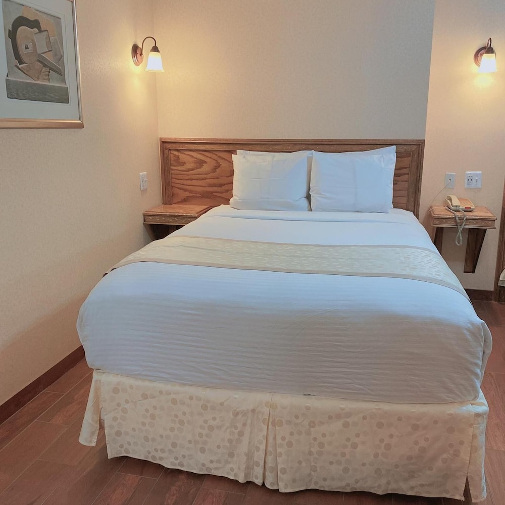 District Hotel - photo 13