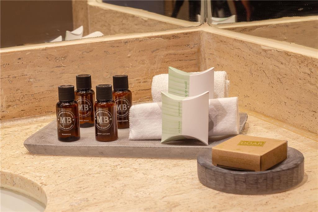 Deluxe superior room amenities