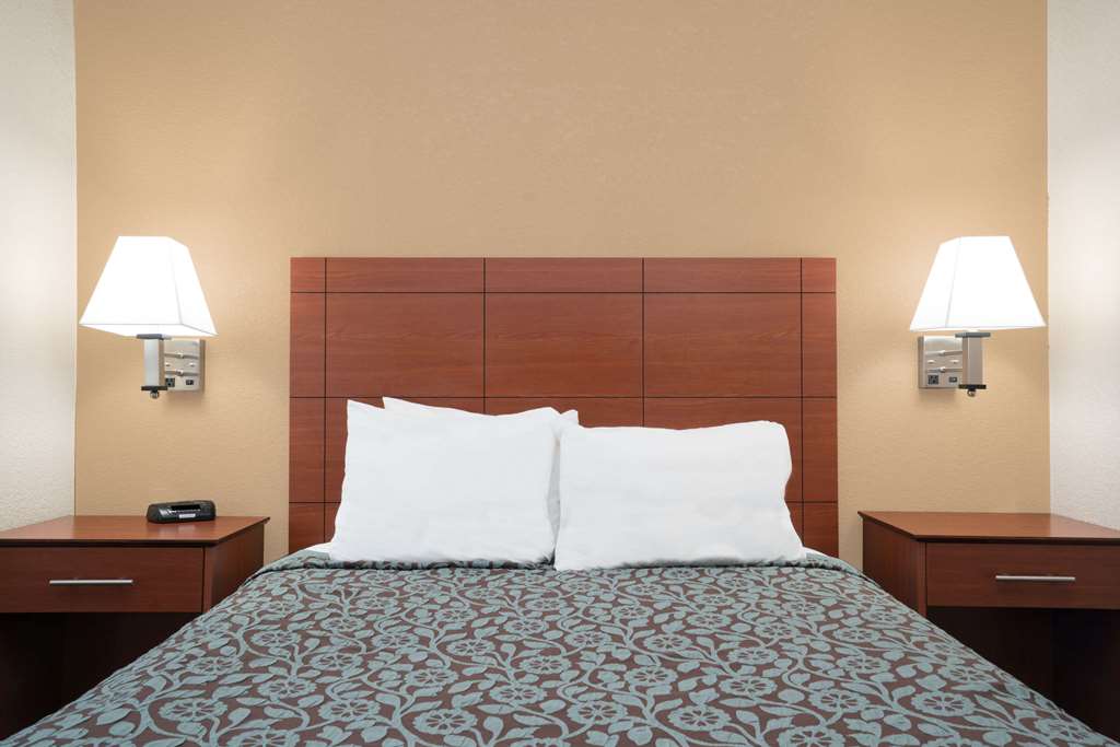 Days Inn by Wyndham Mankato - photo 8