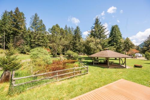 Redwood Meadows RV Resort and Cabins - photo 22