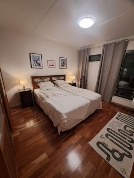 Central Cozy 2bdr Getaway Sauna Free Park Wi Fi in Helsinki, Finland