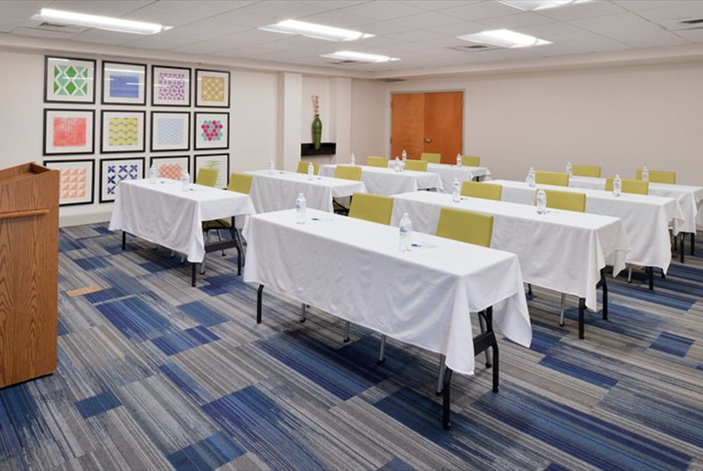 Holiday Inn Express Hotel & Suites Mooresville Lake Norman by IHG - photo 45