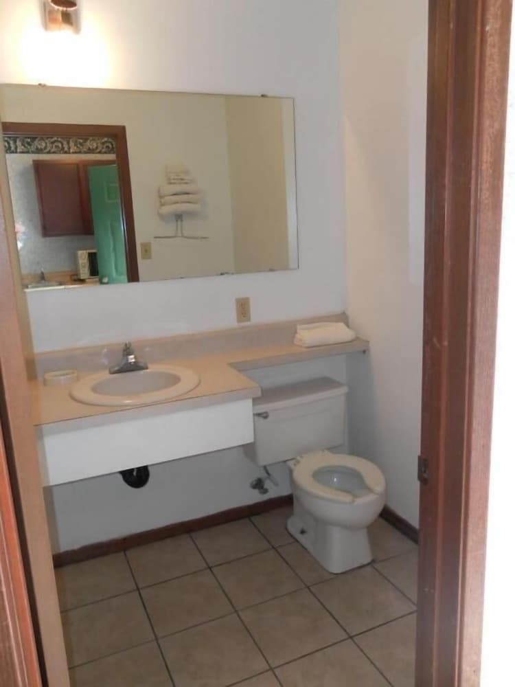 Tidewater Motel - photo 22