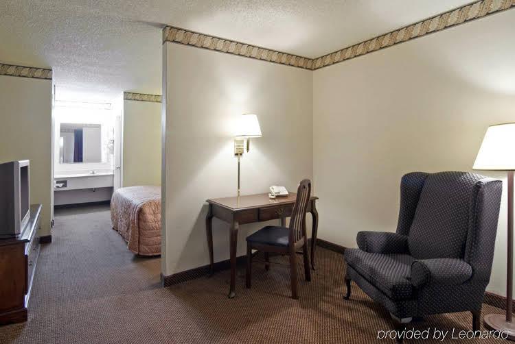 Americas Best Value Inn Jonesboro - photo 10