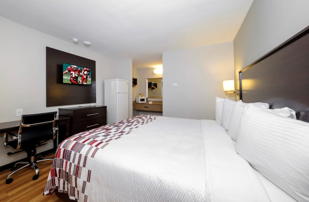 Red Roof Inn Arlington Entertainment District - photo 17