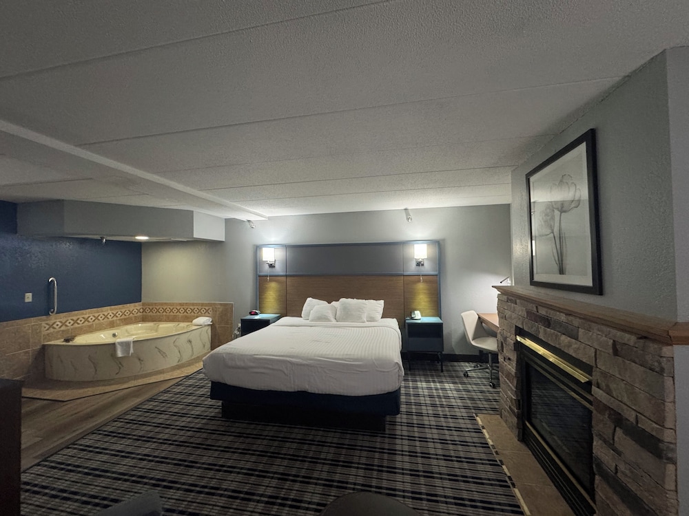 AmericInn by Wyndham Albert Lea - photo 9