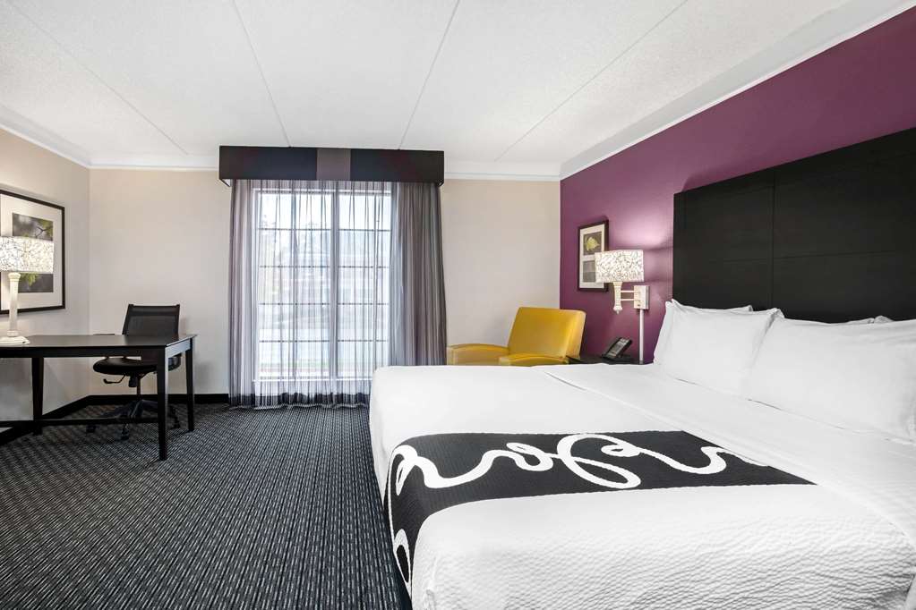 La Quinta Inn by Wyndham Fresno Yosemite - photo 47