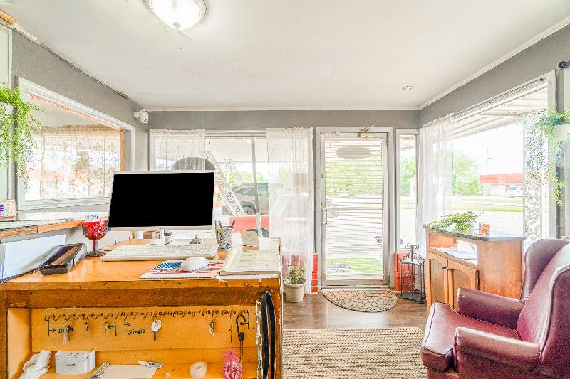 OYO Holiday Capri Motel & Rv Park - photo 5