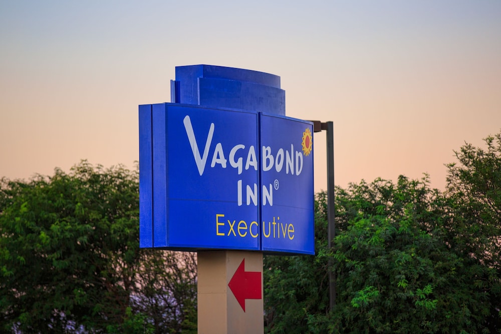 Vagabond Inn Executive Green Valley - photo 32
