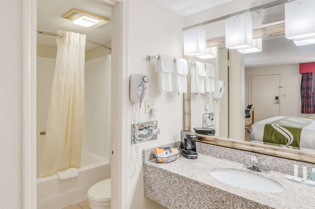 Quality Inn & Suites Hot Springs Lake Hamilton - photo 22