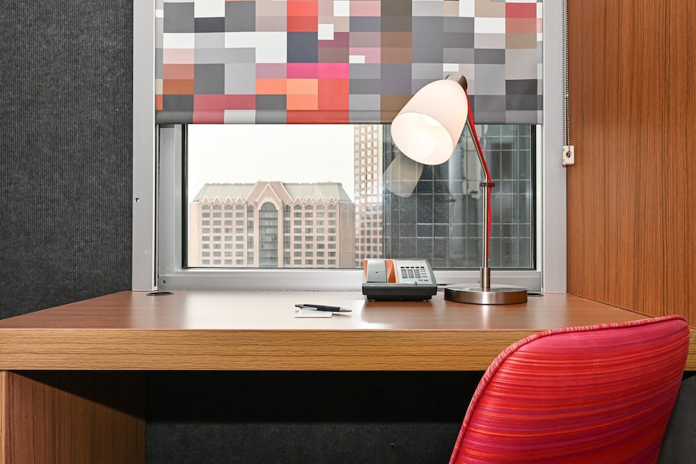 Aloft Charlotte City Center - photo 16