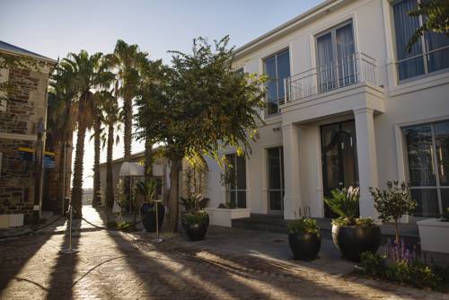 Manor House at the Queen Victoria Hotel