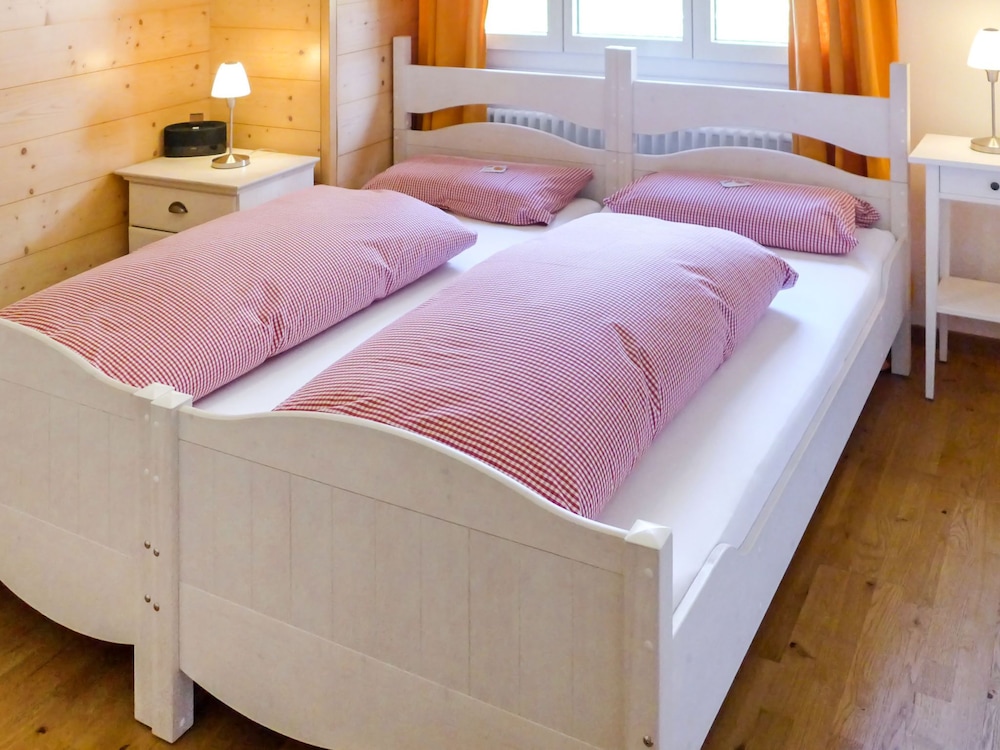 Holiday Home Chalet Ahornen by Interhome — 4-Star Luxury Hotel in Grindelwald, Switzerland